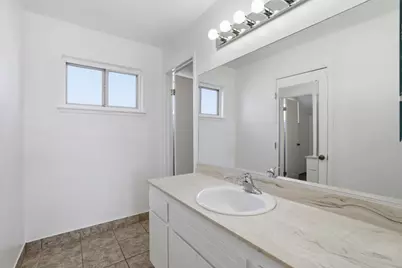 8077 Caribbean Way, Sacramento, CA 95826 - Photo 17
