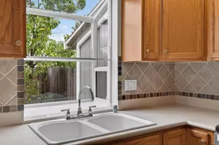 6013 Ellerslee Dr, Carmichael, CA 95608 - Photo 15