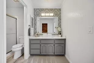 22 Seaside Ct, Sacramento, CA 95831 - Photo 27