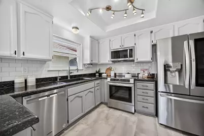 22 Seaside Court, Sacramento, CA 95831 - Photo 11