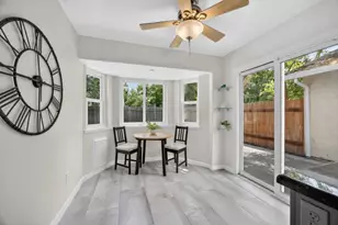 22 Seaside Ct, Sacramento, CA 95831 - Photo 15