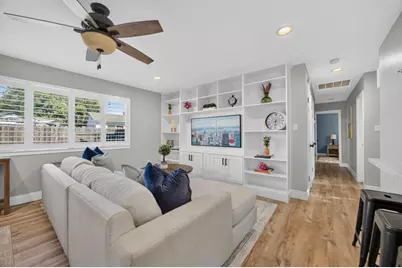 9325 Terra Linda Drive, Elk Grove, CA 95624 - Photo 15