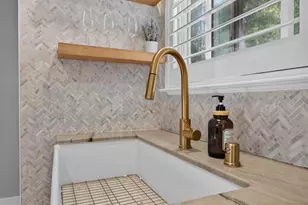 9325 Terra Linda Dr, Elk Grove, CA 95624 - Photo 9