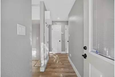 9325 Terra Linda Drive, Elk Grove, CA 95624 - Photo 5