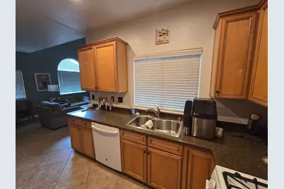 672 Shasta Oaks Circle, Roseville, CA 95678 - Photo 13