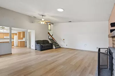 8929 Castle Park Drive, Elk Grove, CA 95624 - Photo 5