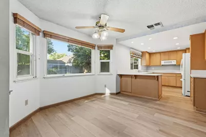 8929 Castle Park Drive, Elk Grove, CA 95624 - Photo 13