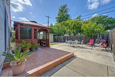 6039 McMahon Drive, Sacramento, CA 95824 - Photo 35