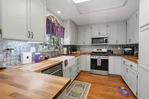 19135 Lake Forest Dr, Penn Valley, CA 95946 - Photo 3