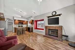 6906 Hollybrook Dr, Sacramento, CA 95823 - Photo 21
