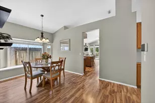 6906 Hollybrook Dr, Sacramento, CA 95823 - Photo 11