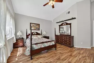 6906 Hollybrook Dr, Sacramento, CA 95823 - Photo 35