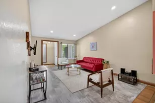 7677 Harvest Woods Dr, Sacramento, CA 95828 - Photo 9