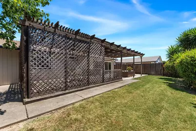 5380 Troutdale Way, Sacramento, CA 95823 - Photo 25