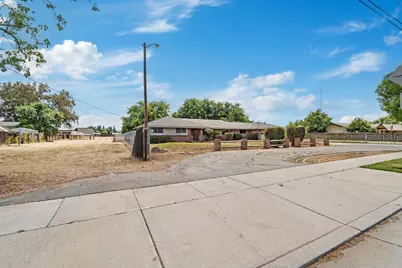 3460 Roselle Avenue, Modesto, CA 95355 - Photo 3