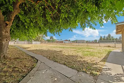 3460 Roselle Avenue, Modesto, CA 95355 - Photo 47