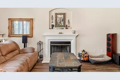 9401 Canmoor Circle, Elk Grove, CA 95758 - Photo 11