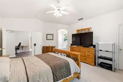 9401 Canmoor Circle, Elk Grove, CA 95758 - Photo 35