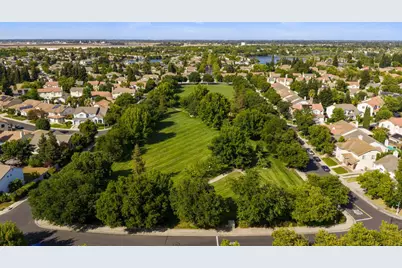 9401 Canmoor Circle, Elk Grove, CA 95758 - Photo 47