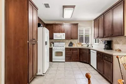 9401 Canmoor Circle, Elk Grove, CA 95758 - Photo 13