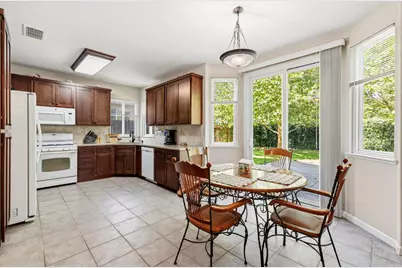 9401 Canmoor Circle, Elk Grove, CA 95758 - Photo 5