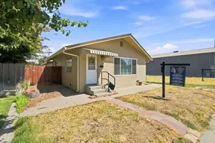 221 W 1st St, Ripon, CA 95366 - Photo 3