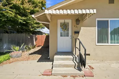221 W 1st Street, Ripon, CA 95366 - Photo 5