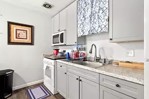 221 W 1st St, Ripon, CA 95366 - Photo 9