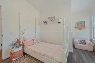 8090 Calle Royale Way, Sacramento, CA 95823 - Photo 23