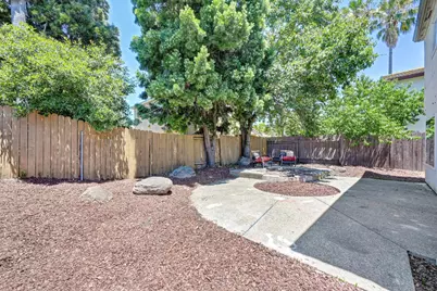 8090 Calle Royale Way, Sacramento, CA 95823 - Photo 31