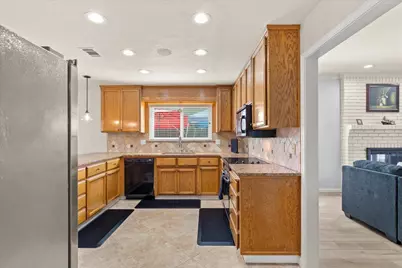 374 April Way, Manteca, CA 95336 - Photo 11