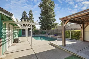 625 Vineyards Ct, Galt, CA 95632 - Photo 27