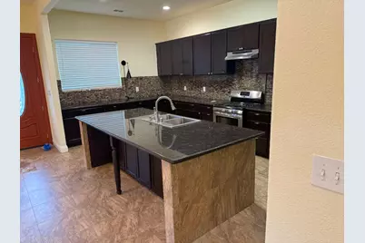 881 Douglas Street, West Sacramento, CA 95605 - Photo 3