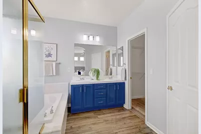 8406 Kingmont Way, Elk Grove, CA 95624 - Photo 35