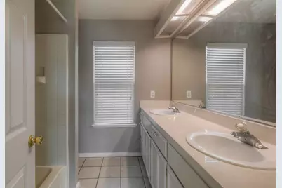 6871 Newport Cove Way, Sacramento, CA 95823 - Photo 15