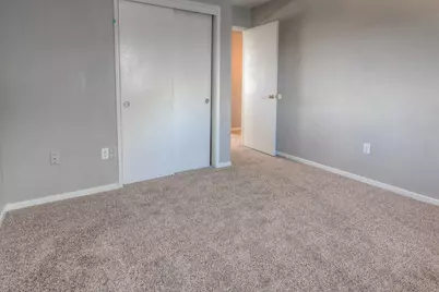 6871 Newport Cove Way, Sacramento, CA 95823 - Photo 17