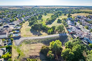 800 Lazy Creek Dr, Rocklin, CA 95765 - Photo 69