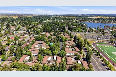 914 Roundtree Court, Sacramento, CA 95831 - Photo 33