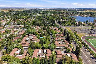 914 Roundtree Ct, Sacramento, CA 95831 - Photo 33