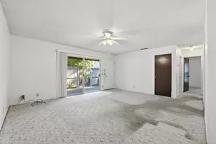 914 Roundtree Ct, Sacramento, CA 95831 - Photo 11