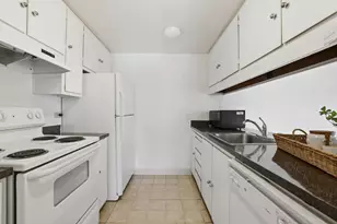 914 Roundtree Ct, Sacramento, CA 95831 - Photo 13