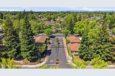 914 Roundtree Court, Sacramento, CA 95831 - Photo 35