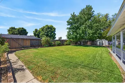 7012 Amherst Street, Sacramento, CA 95822 - Photo 9