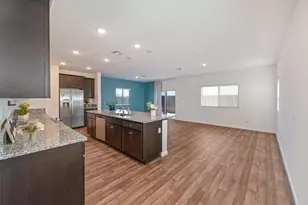 12135 Alamosa Dr, Rancho Cordova, CA 95742 - Photo 7