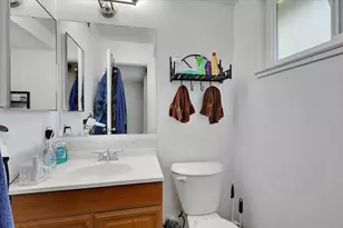 7048 Kilkenny Dr, Sacramento, CA 95842 - Photo 19
