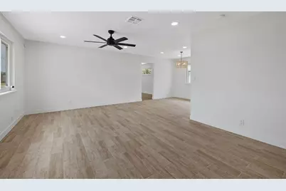 6125 E Mount Whitney, Laton, CA 93242 - Photo 7