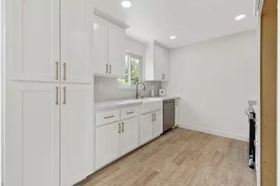 6125 E Mount Whitney, Laton, CA 93242 - Photo 17