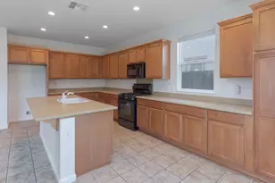 351 Danbury Pl, Lathrop, CA 95330 - Photo 7