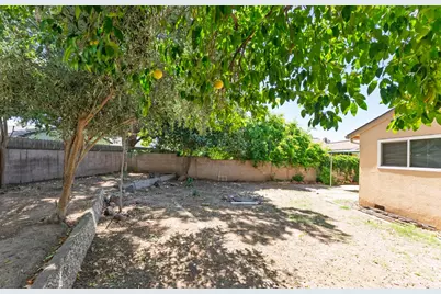 72 Lochmoor Circle, Sacramento, CA 95823 - Photo 13