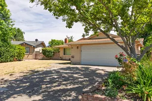72 Lochmoor Cir, Sacramento, CA 95823 - Photo 3